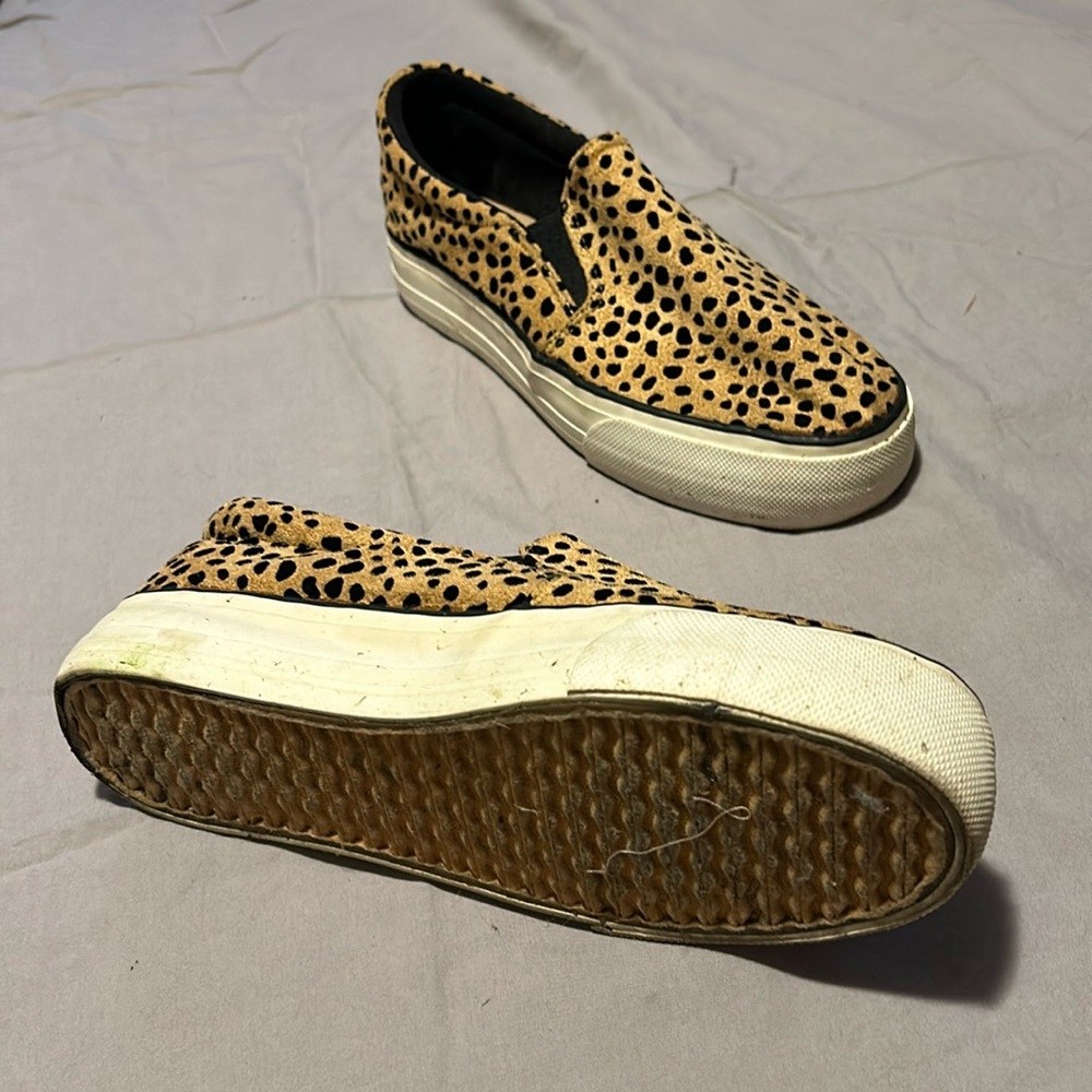 7.5 cheetah print slides